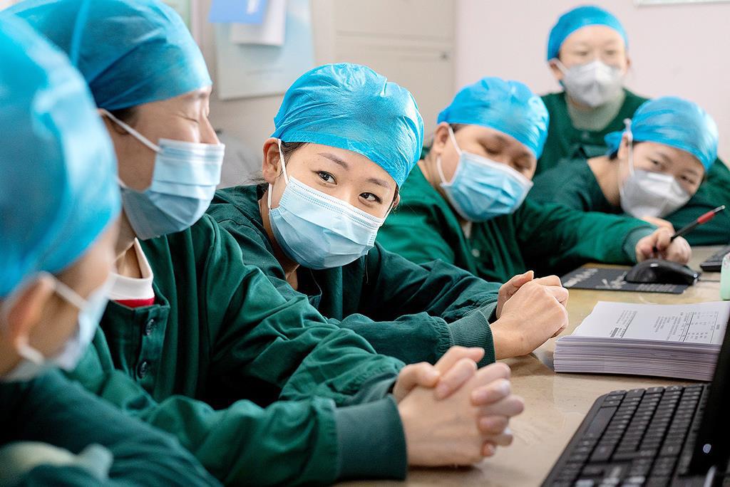 亚博网站 -包含今夜NBA总决赛传出新动向;辽宁本钢防线松动;管理层表态——态度坚定;医务组通报恢复的词条