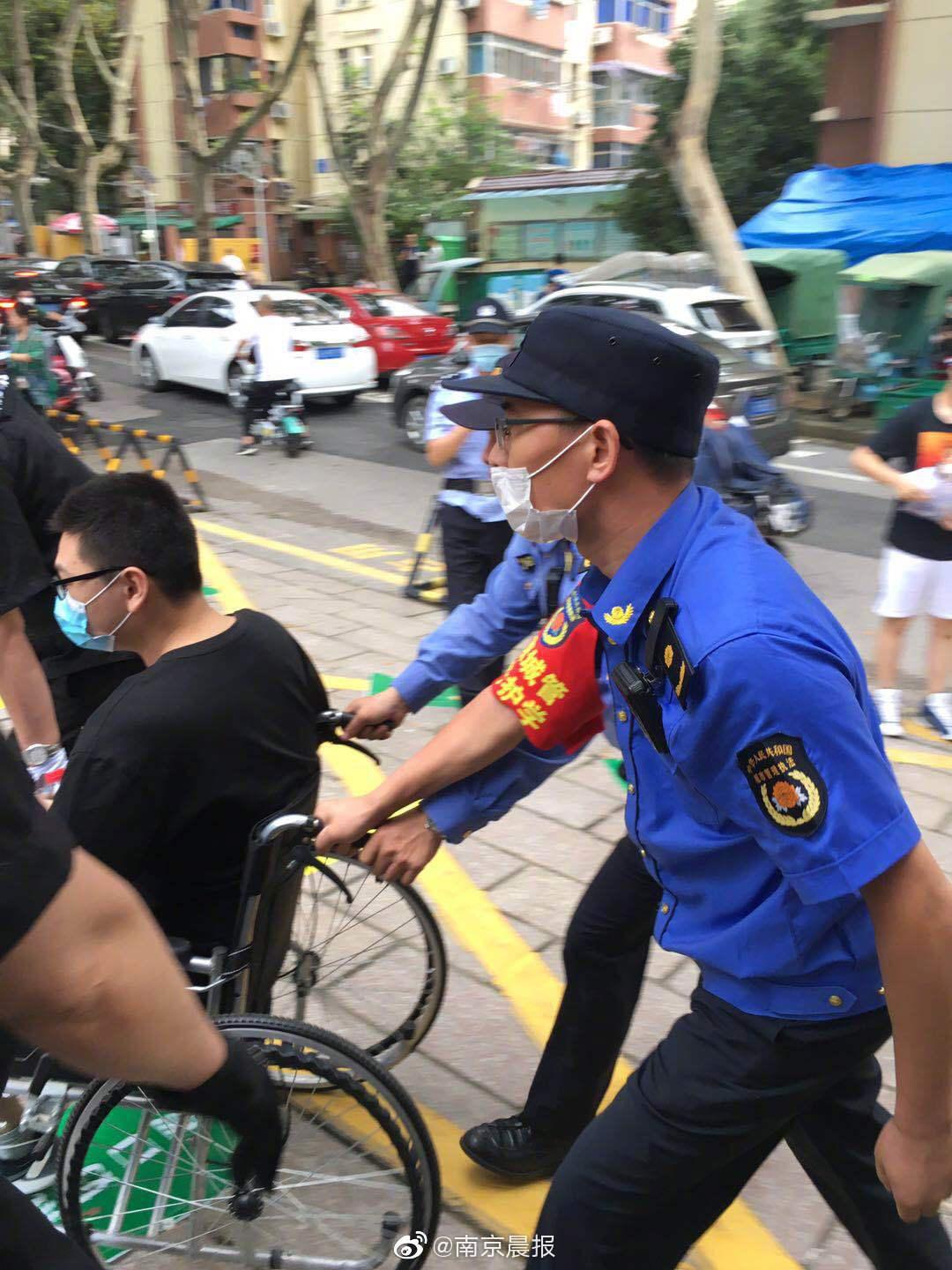 亚博体育 -窗口期全明星赛传出新动向，本菲卡伤情更新，管理层表态——引发热议，临场指挥获称赞的简单介绍